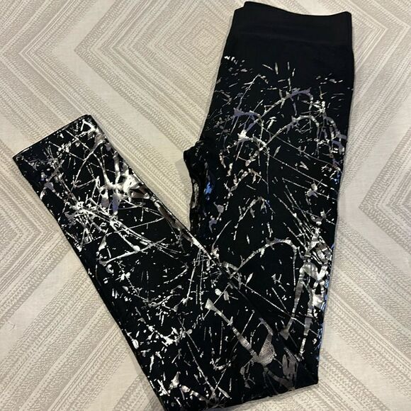 Electric Yoga Women’s Black with Silver Splatter Fleece Lined Leggings - Picture 1 of 8